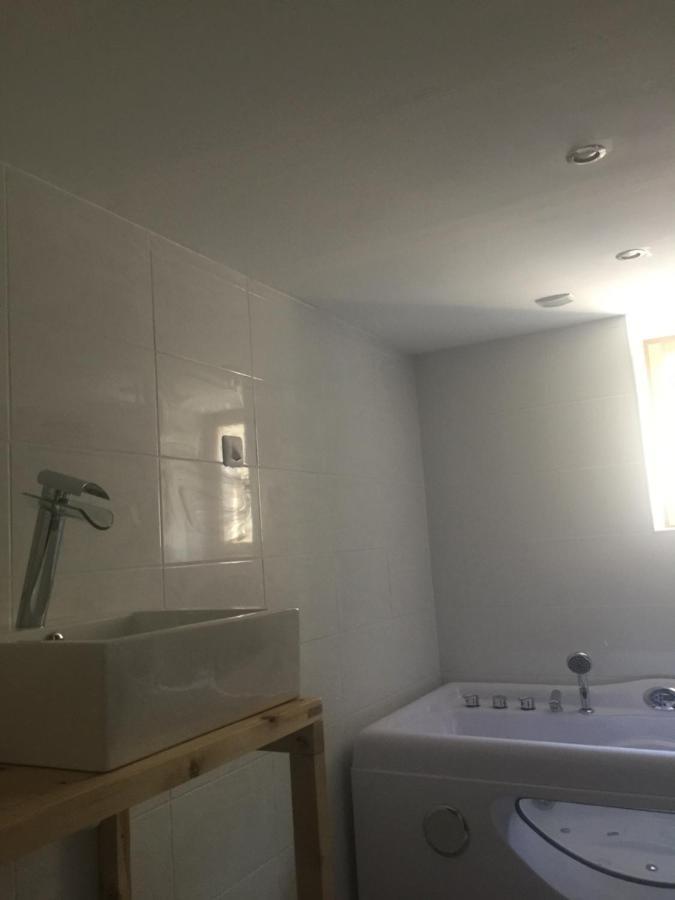 Chambres D'Hotes La Voute Volonne Екстериор снимка